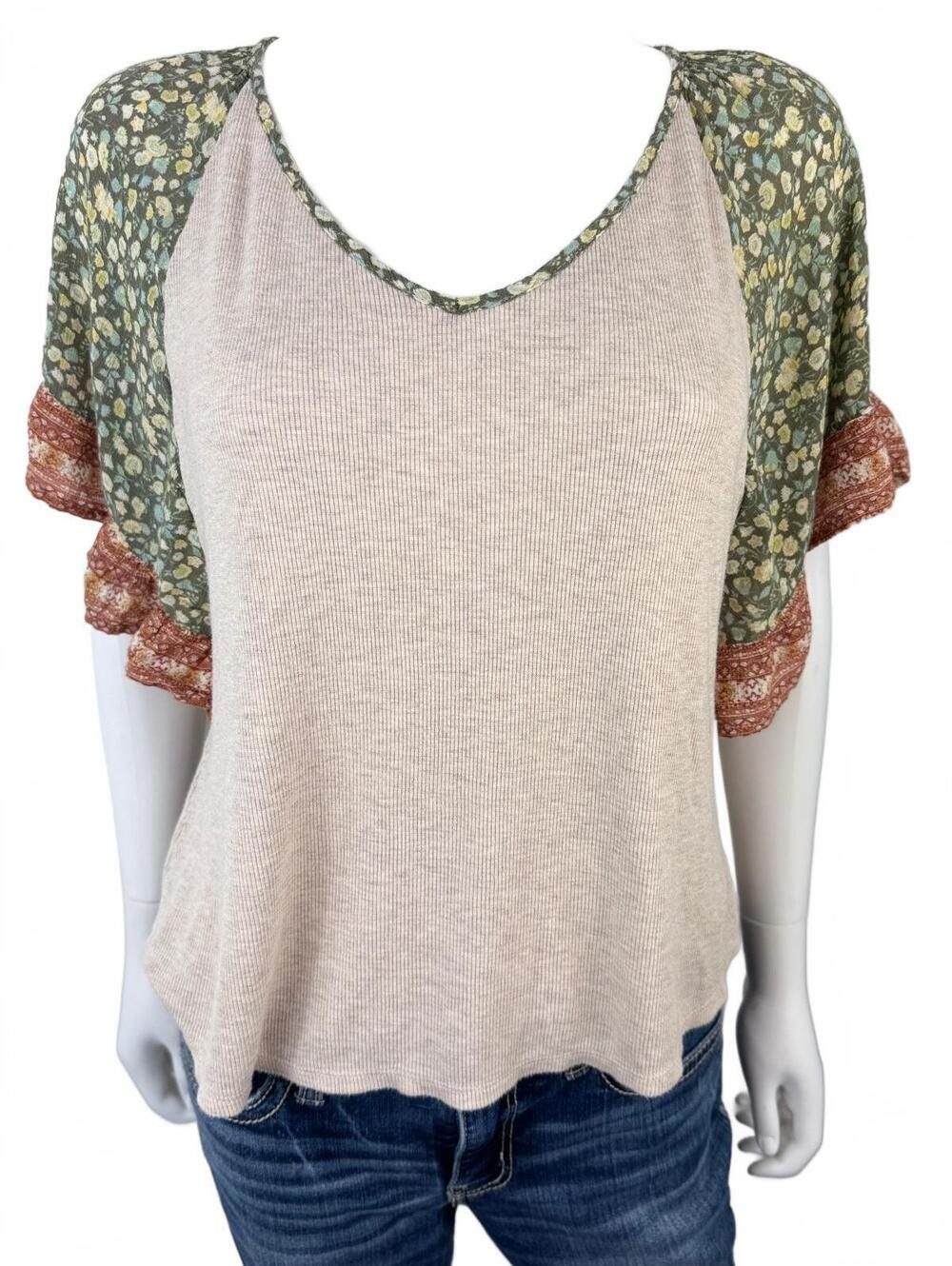 Maurices Women's Short Sleeve V-Neck Floral Sleeve Top Size Small